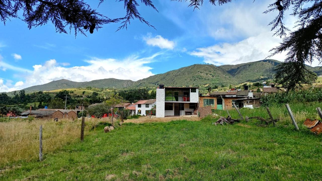 Hospedaje Y Camping Del Rio Mongui Bagian luar foto