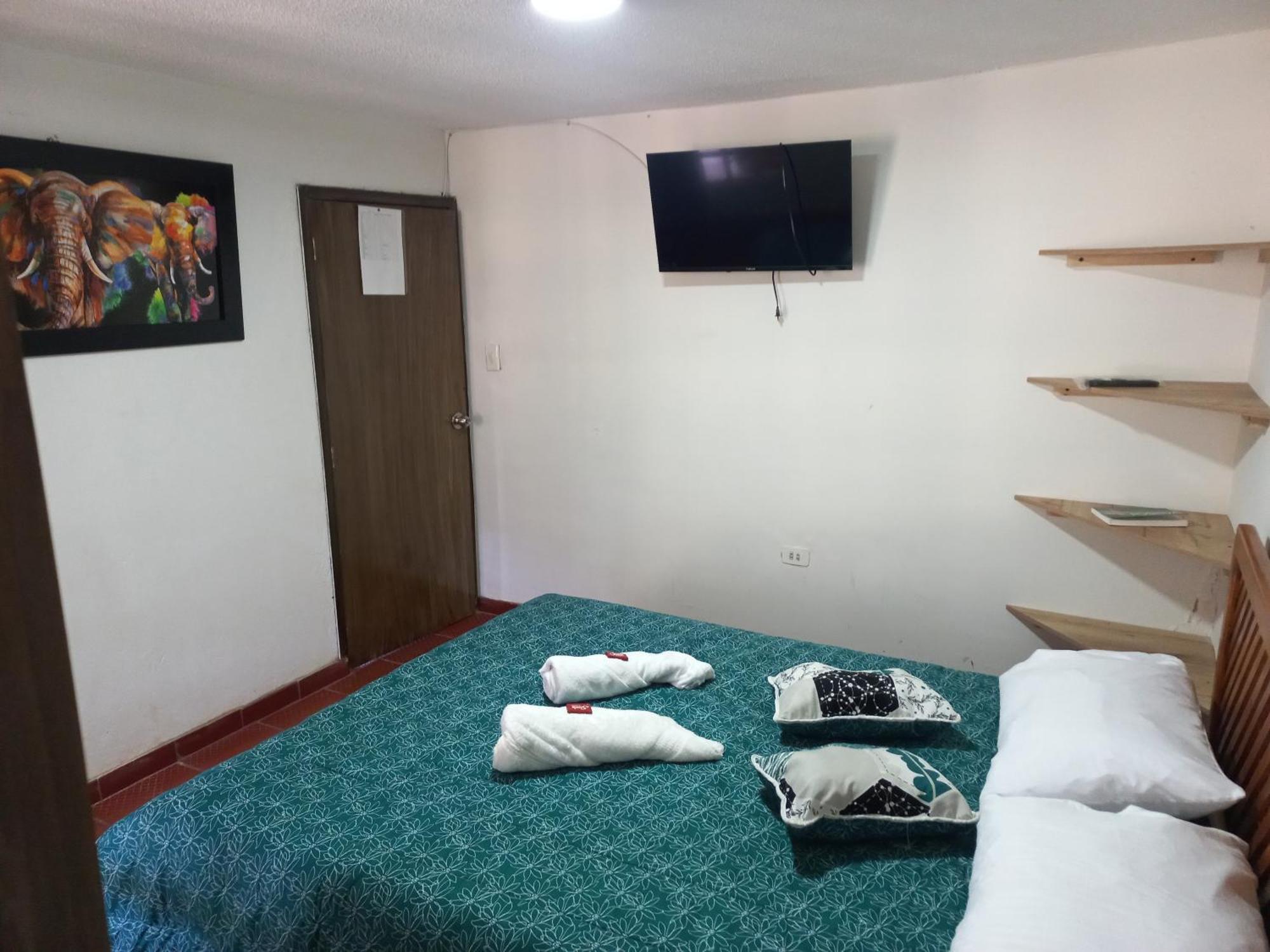 Hospedaje Y Camping Del Rio Mongui Bagian luar foto