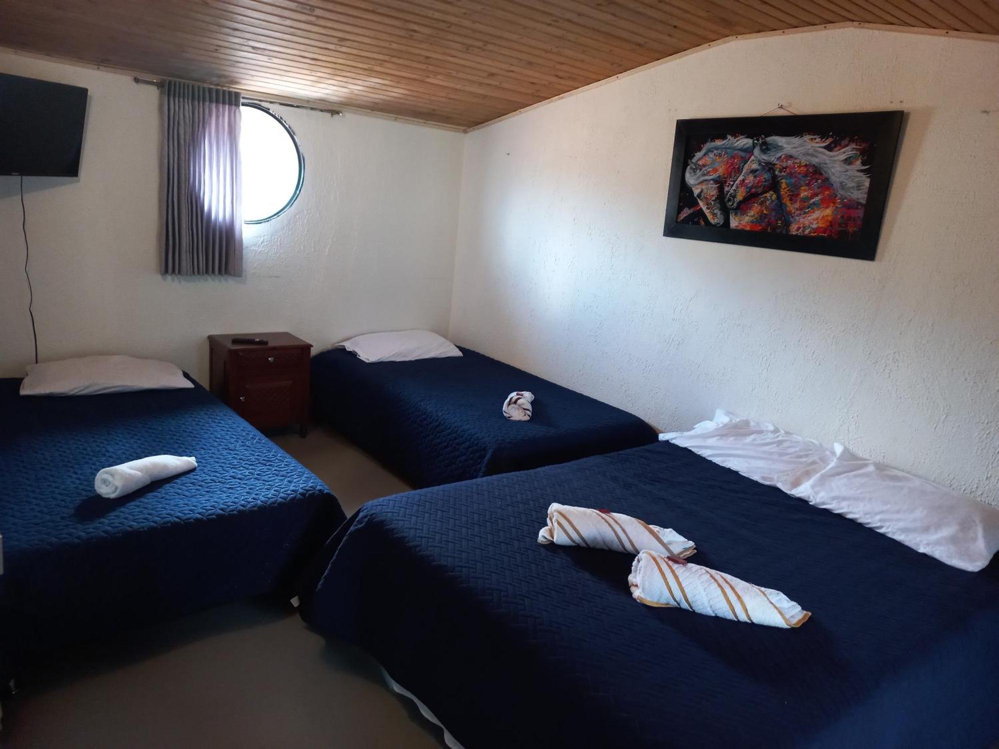 Hospedaje Y Camping Del Rio Mongui Bagian luar foto